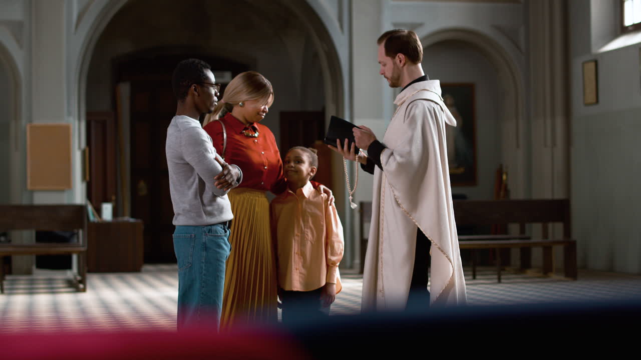 일요일 교회에서 가족