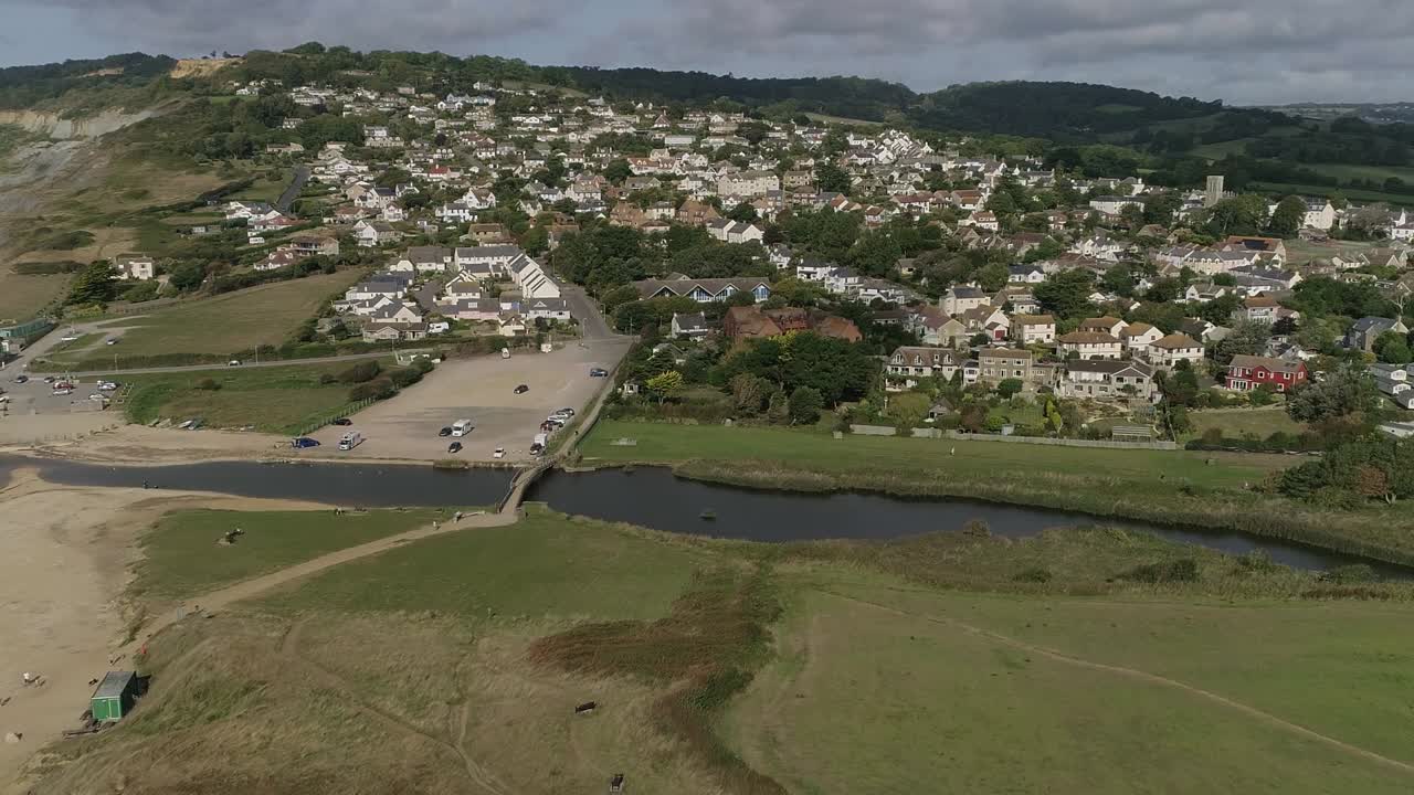 antena del pueblo de charmouth desde el este