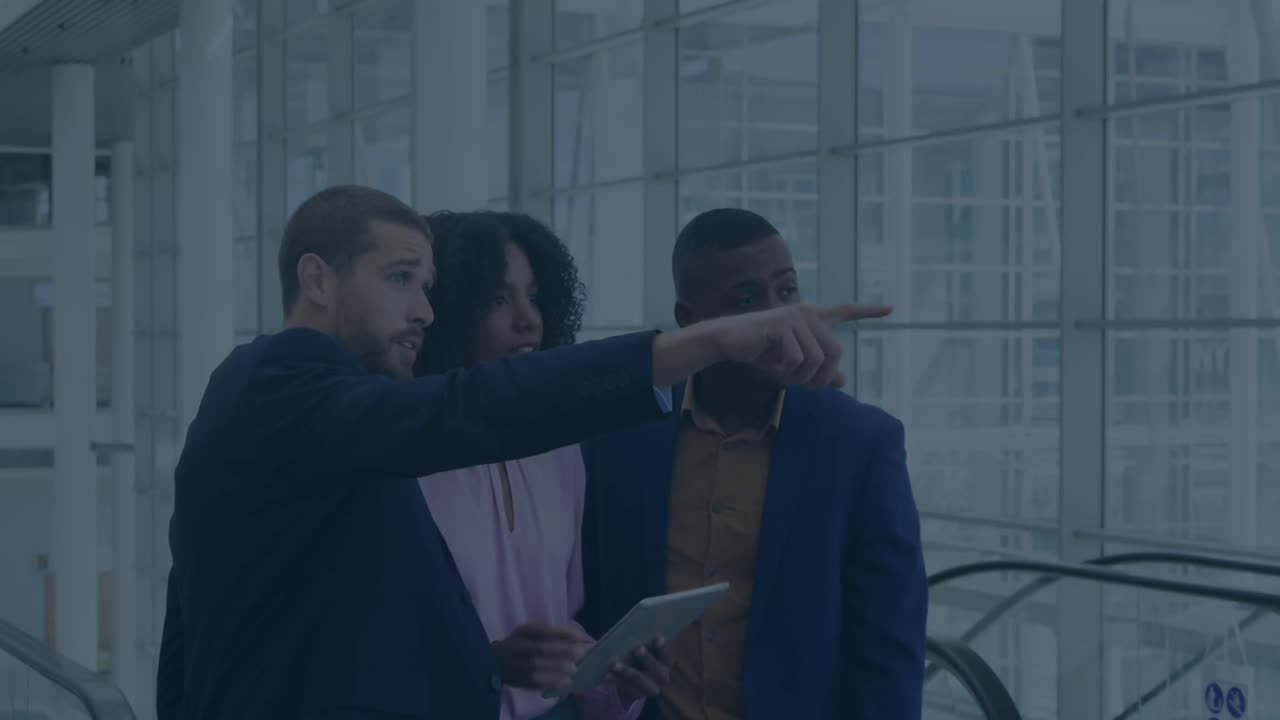 Animazione di elaborazione di dati finanziari su un gruppo eterogeneo di persone in ambito business