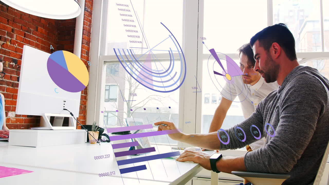 animación del procesamiento de datos financieros sobre diversas personas de negocios