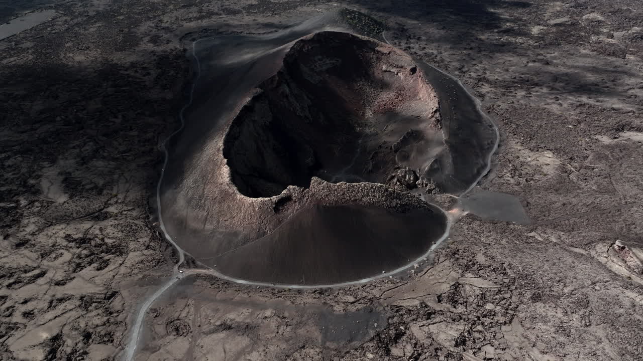 Luftfoto av vulkansk krater