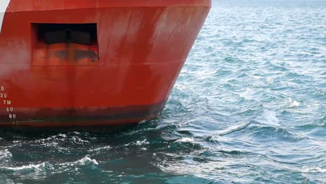 buque en el mar