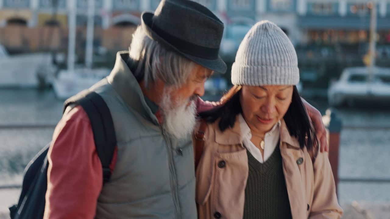 시니어 커플, 여행 및 지도 방향