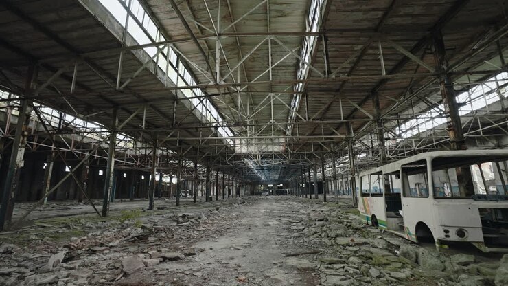 Interior de una fábrica abandonada