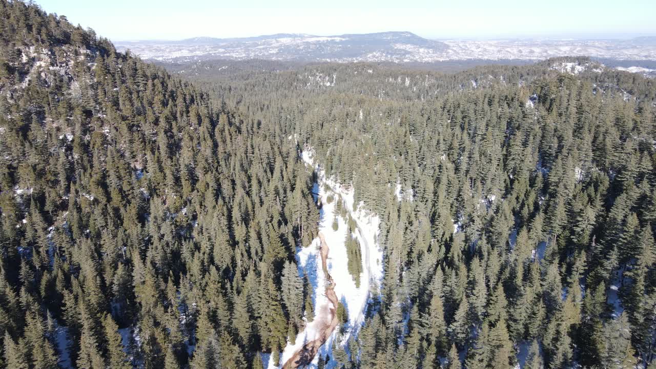 vista de drones del valle de invierno
