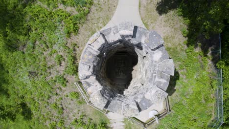 Top-Down-View-of-Julien-Dubuque-Historical-Monument-Near-Dubuque,-Iowa