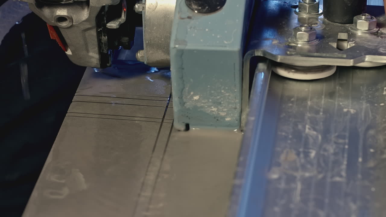 타일 절단 과정