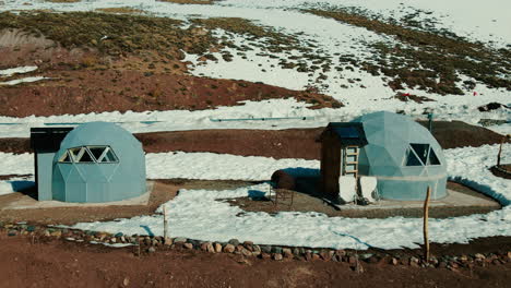 dos cúpulas aisladas anidadas en el corazón de los andes