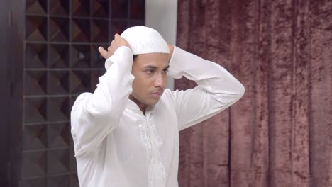 Muslim-man-getting-ready-for-Namaz