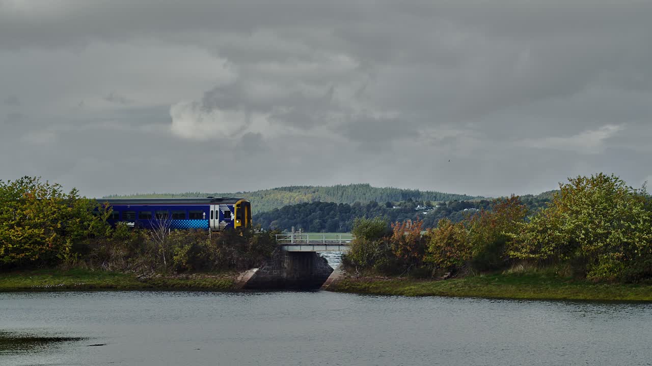 scotrail tren entrando en inverness