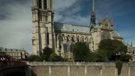 Notre-Dame-Video-00