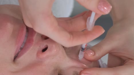 procedimiento de inyección cosmética
