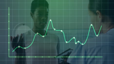 animación del procesamiento de datos financieros sobre diversos colegas que discuten el trabajo en la oficina