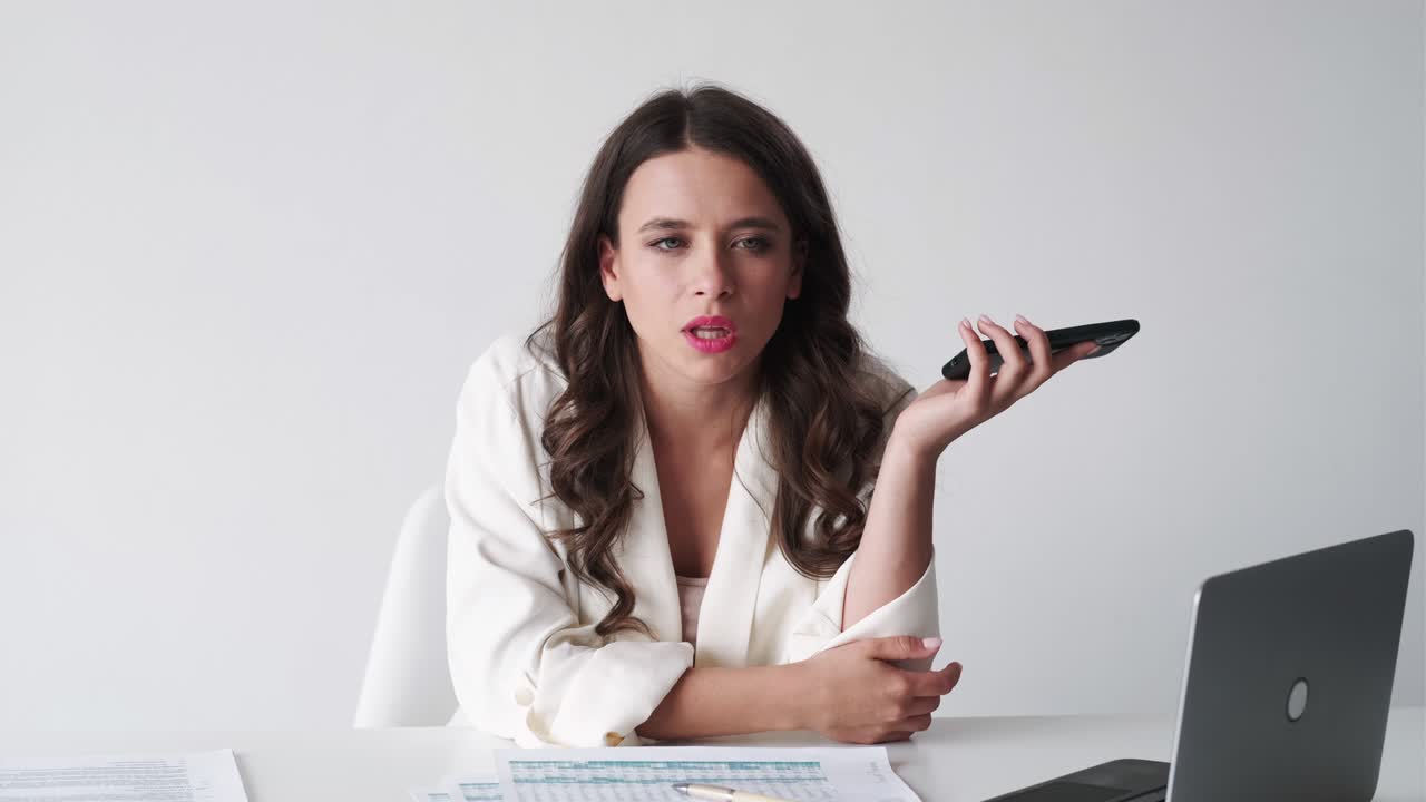 comunicación aburrida llamada móvil de mujer bla-bla