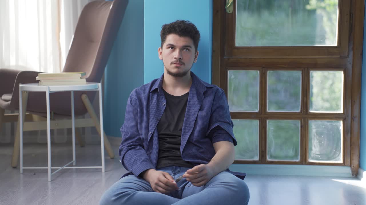 el hombre que se suicidó con una jeringa.