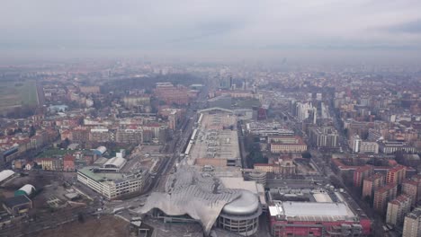 Stadtbild-Versinkt-Im-Nebel.-Mailand,-Italien