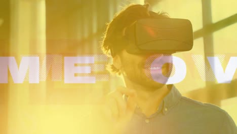 animación digital de juego sobre texto moviéndose contra el hombre usando auriculares vr en la oficina