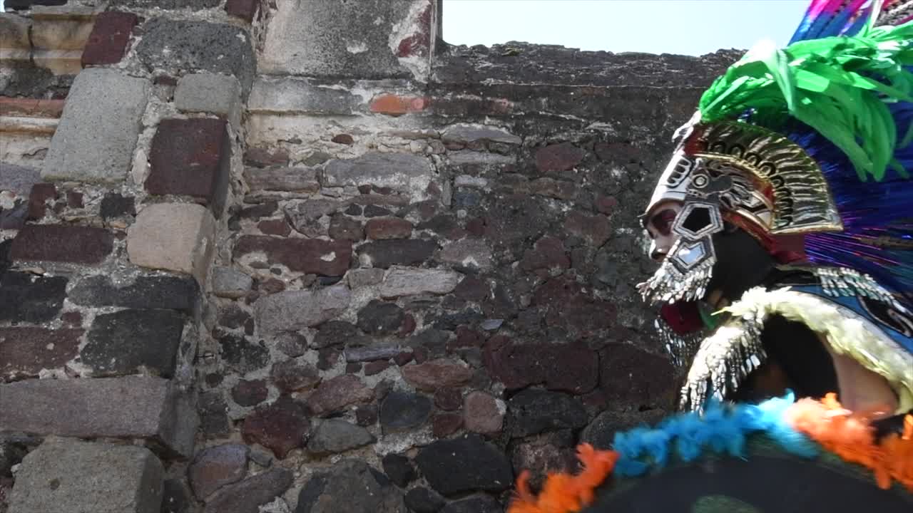 guerrero azteca entrada al plano