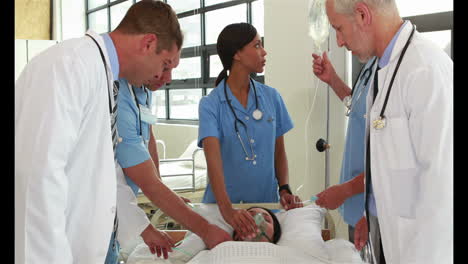 médico que cuida del paciente