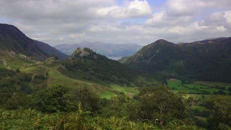 Blick-Auf-Castle-Cragg-Von-High-Doad-In-Borrowdale,-Englischer-Lake-District