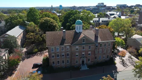 Gebäude-Der-UNC-Hochschule-Für-Künste-Und-Wissenschaften