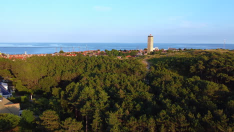 Fabelhafter-Drohnenblick-Auf-West-terschelling,-Aufgenommen-Im-Juli-2022