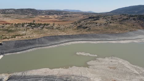 lago de la presa aérea