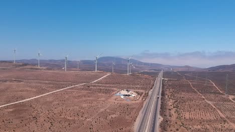 Drohnenaufnahmen-Von-Autobahn--Und-Windturbinen