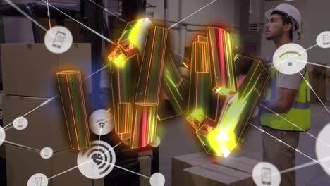 animación de bloques metálicos brillantes y red de conexiones sobre el hombre que trabaja en el almacén