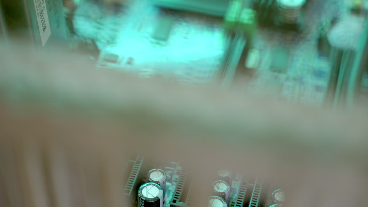 placa base de una computadora de estación de trabajo con procesadores y memoria