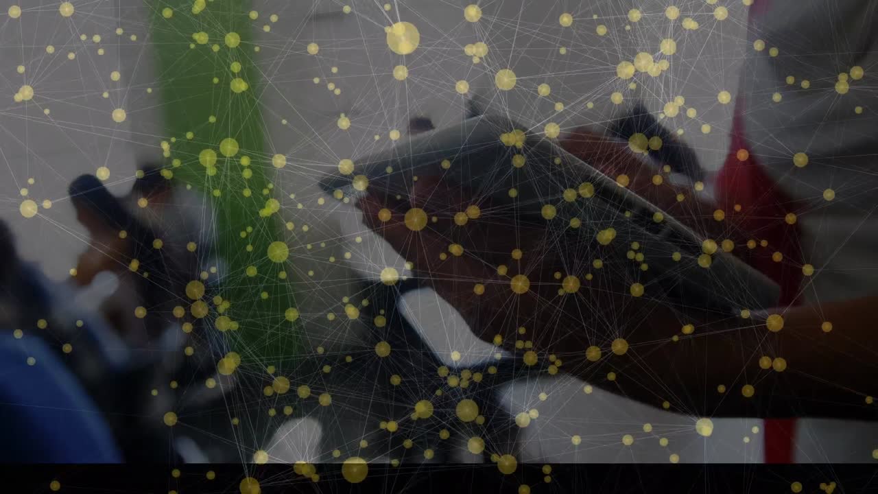 교실에서 태블릿을 사용하는 사람에 대한 연결 네트워크의 애니메이션