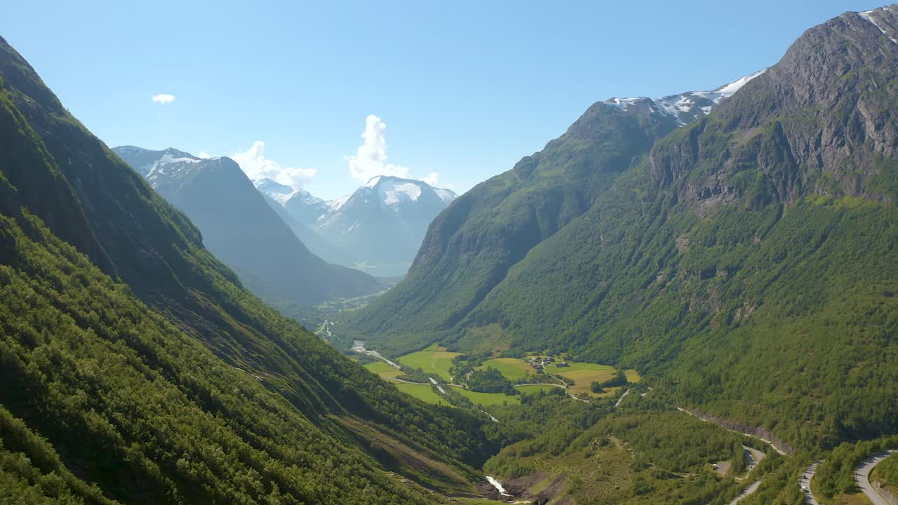 아름다운 자연 노르웨이 자연 경관 항공 사진의 드론 샷