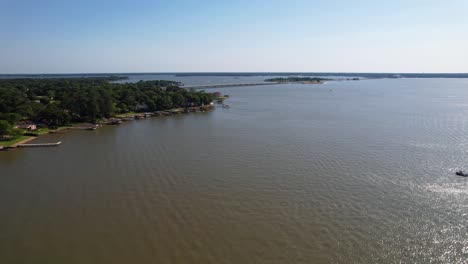 Imágenes-Aéreas-Del-Lago-Cedar-Creek-En-Texas