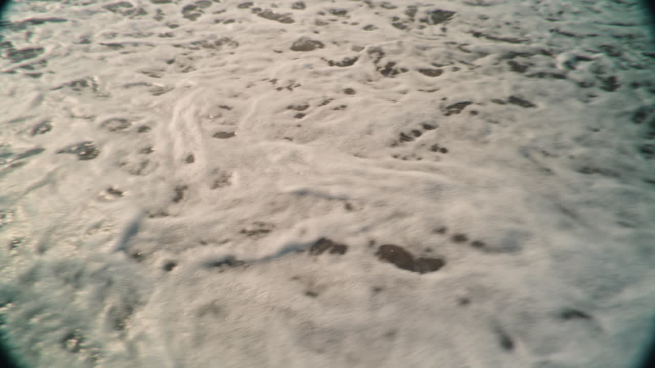 Ocean Waves on the Shore