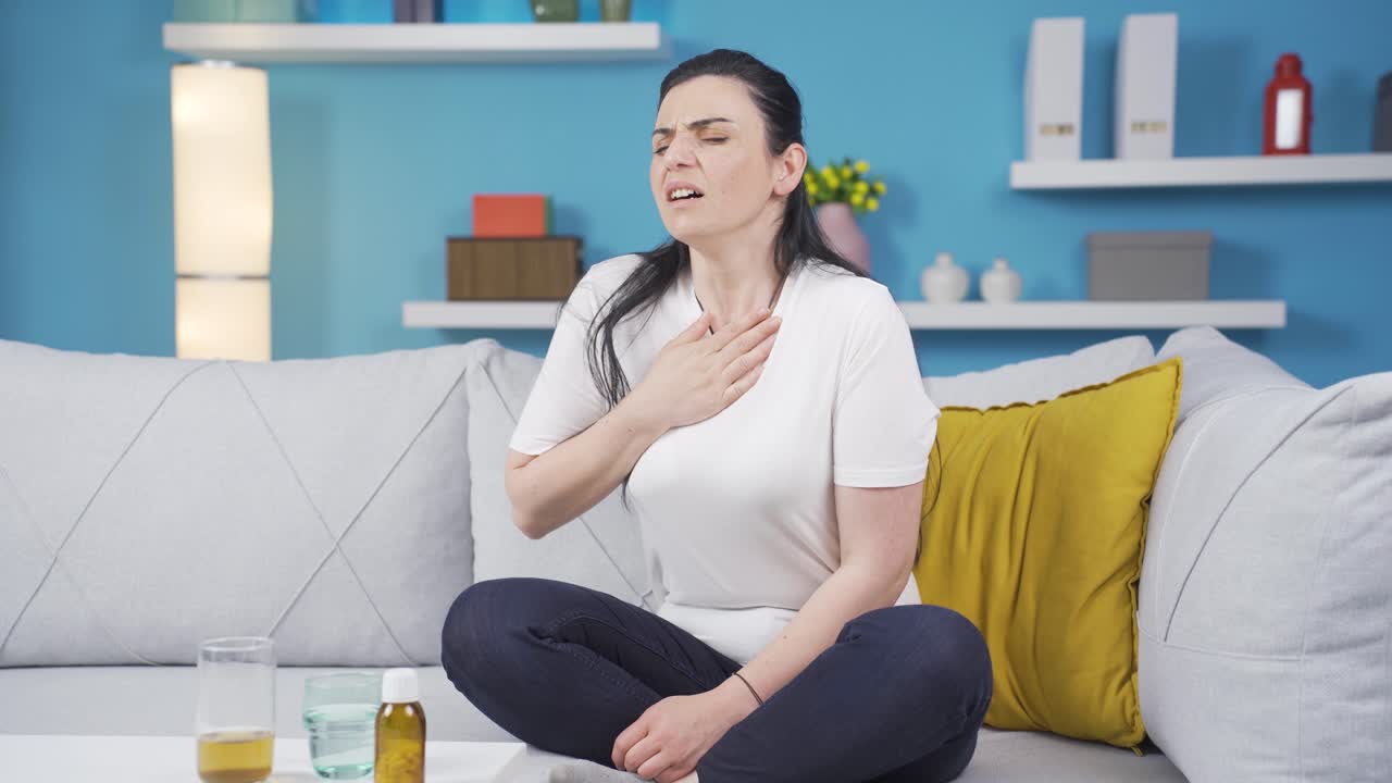 폐 환자는 호흡곤란을 겪고 있습니다.