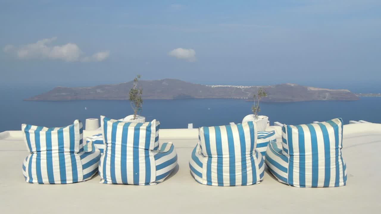 과거의 목가적인 휴가 장면 추적