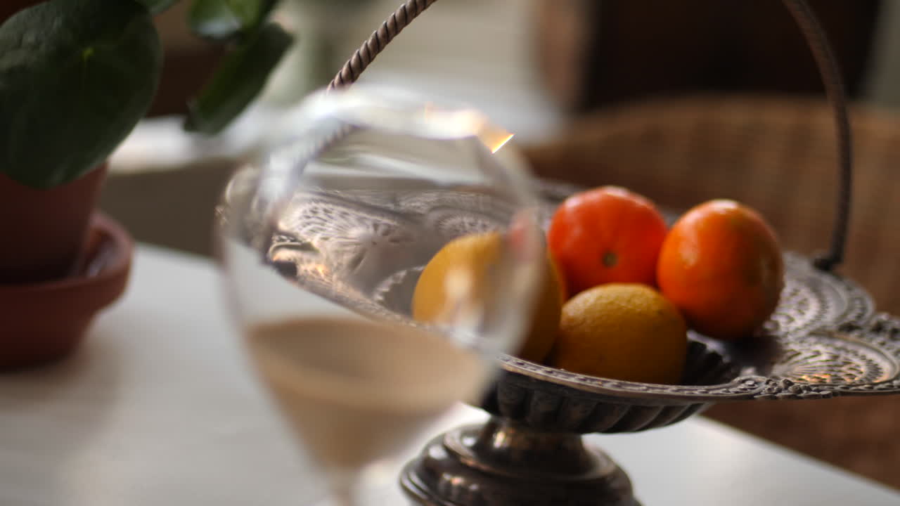 arena de reloj de arena cayendo en primer plano