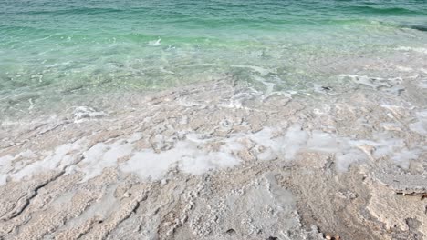 video of some waves of the dead sea breaking on the jordanian coast.