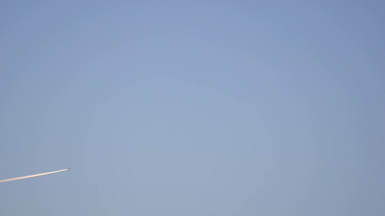 여객기의 비행운