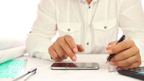 Teenager-Texting-On-Smartphone