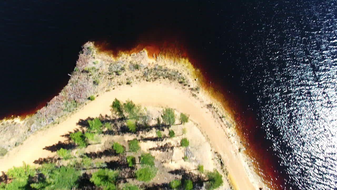물 이 육지 와 만나는 곳