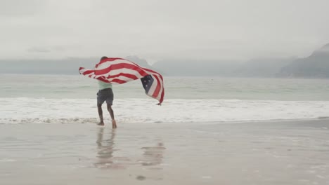 família a desfrutar do tempo livre à beira-mar