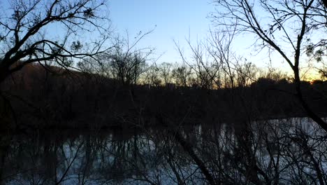 Puesta-De-Sol-Sobre-El-Lago-Melton-En-Clinton-Tennessee