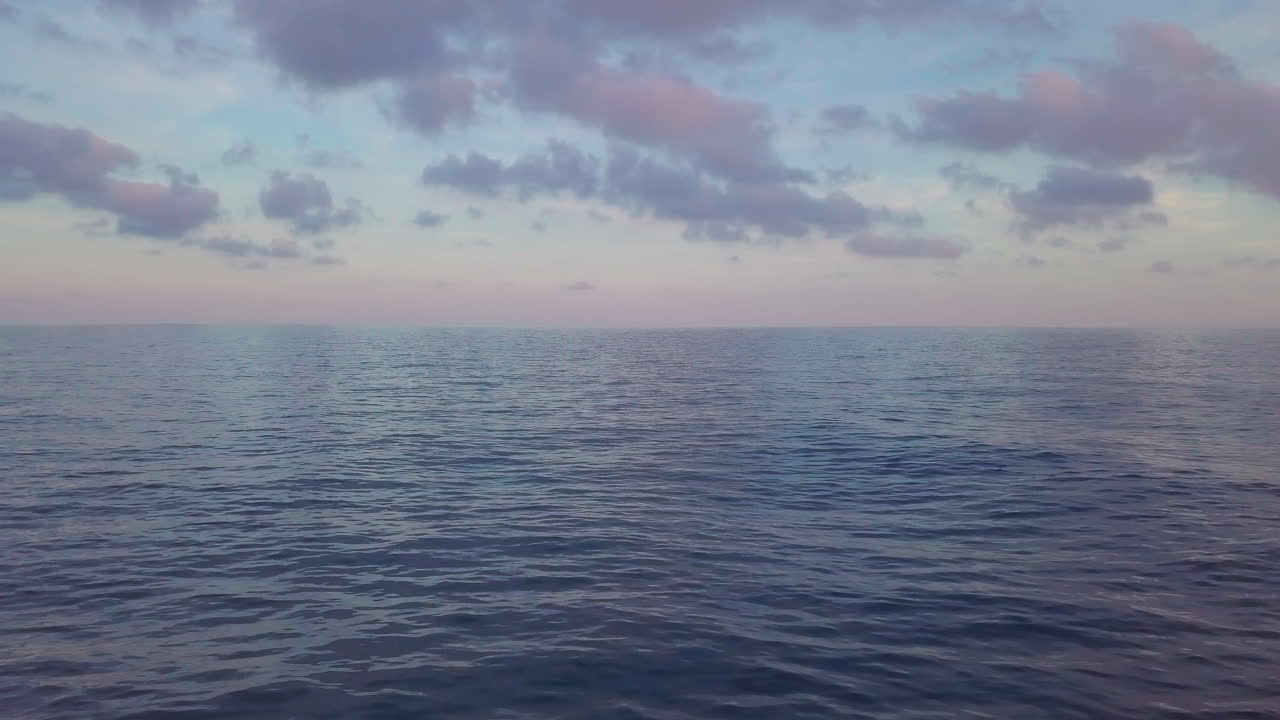 다채로운 일몰 바다 조감도