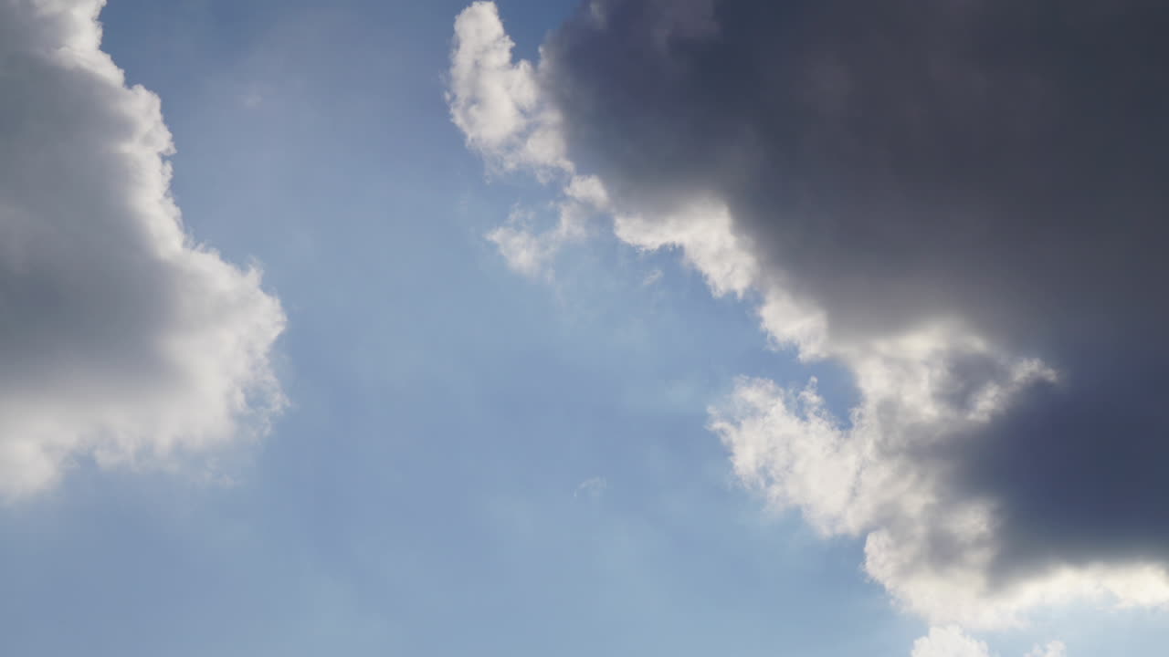 구름의 타임 라프스 움직임