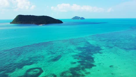 beautiful cays in the aquamarine sea water