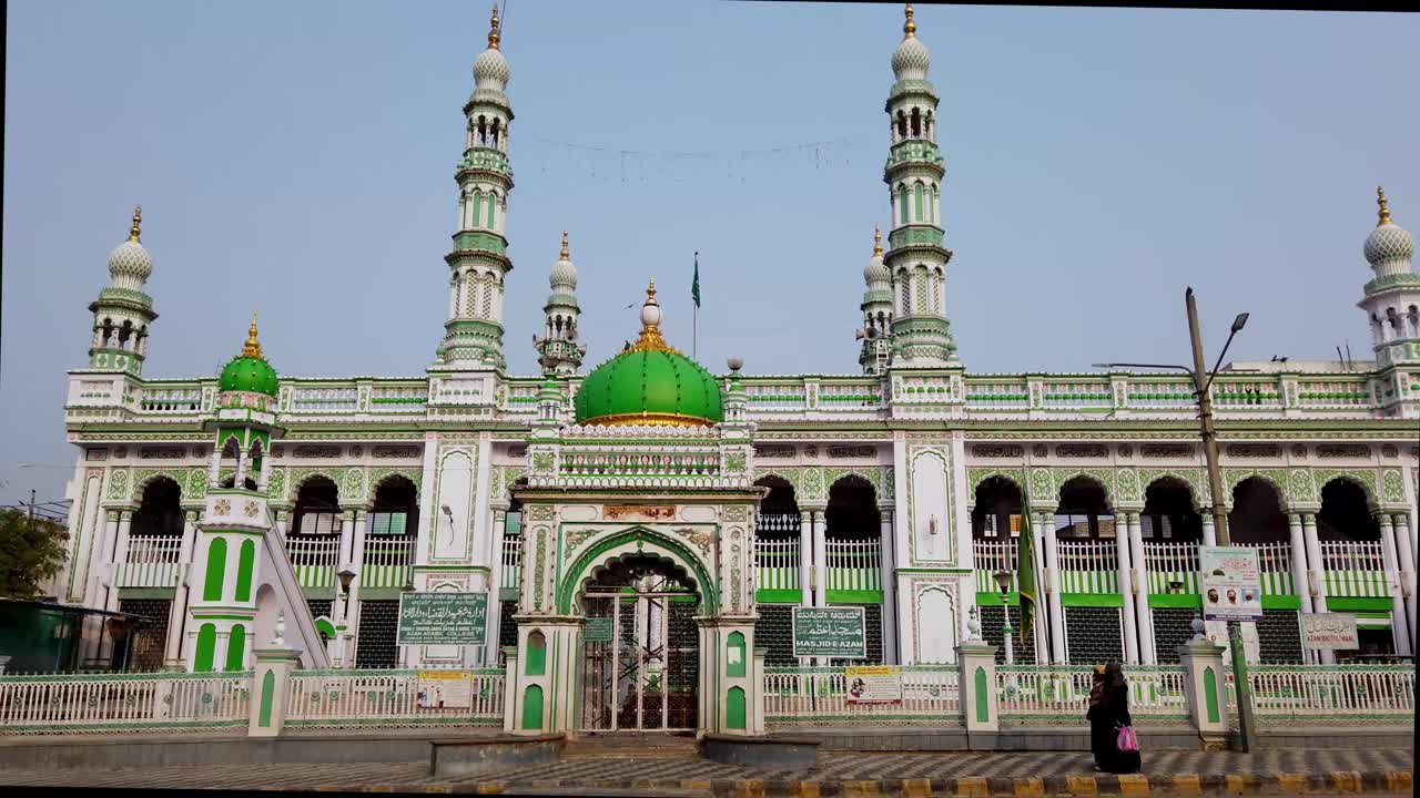 las mezquitas en mysuru se han cerrado durante el sagrado festival de ramadán debido al aumento de casos de coronavirus en la india en resolución 4k.