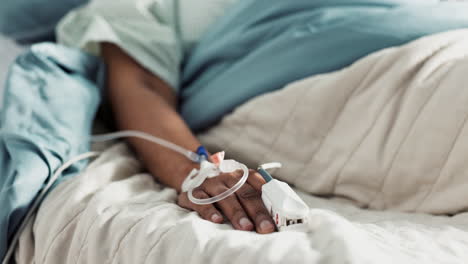 paziente, goccia per goccia e letto d' ospedale per il trattamento