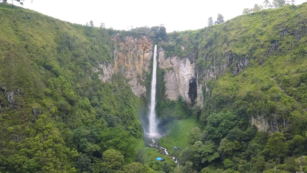 lago toba norte de sumatra medan avión no tripulado aéreo 4k