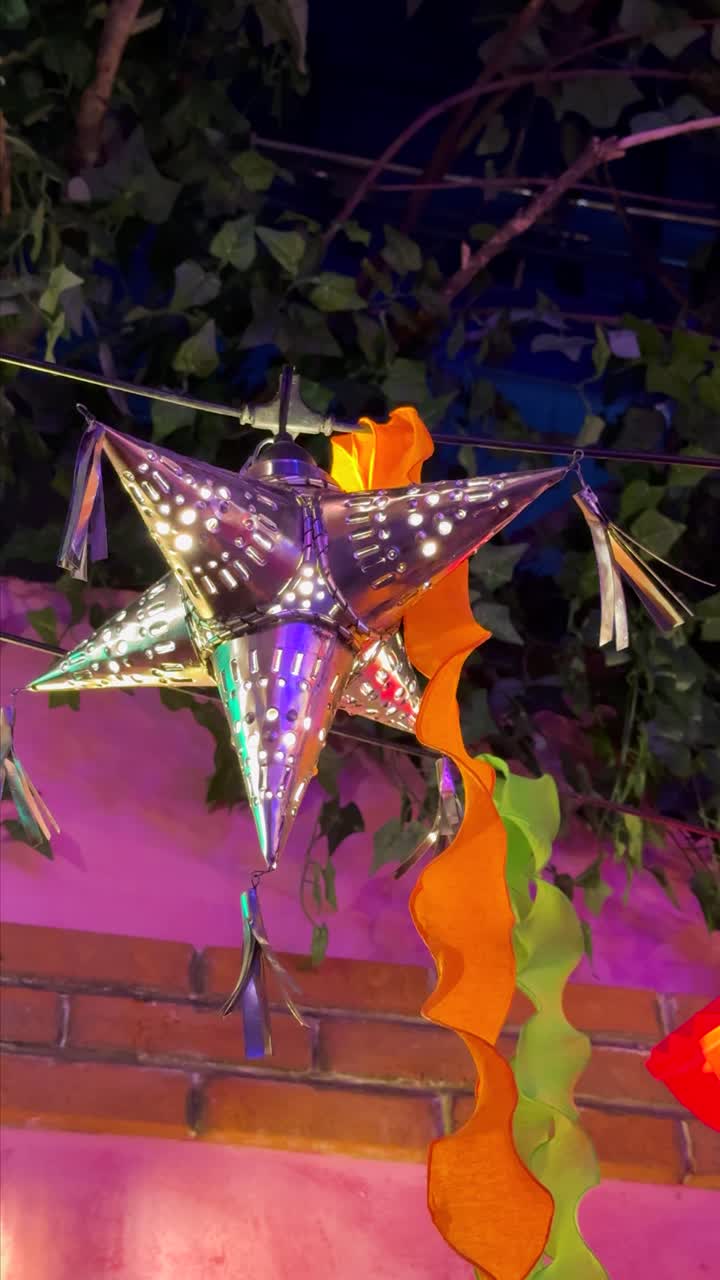 Luce a forma di pignatta messicana, decorazione per lampada colorata
